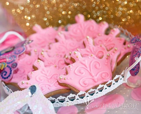 Candy Bar на детский день рождения Princess Кенди бар и торт на заказ на день рождения Киев в стиле Princess