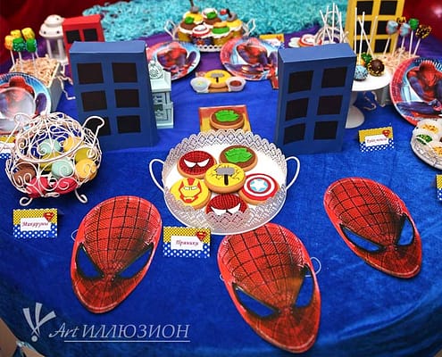 Candy Bar на дитячий день народження Кенди бар и торт на заказ на День рождения ребенка Киев в стиле Супергерои