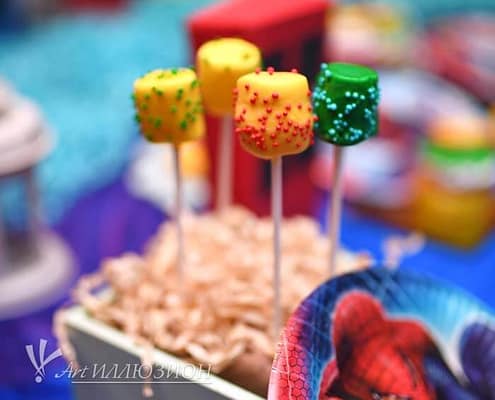 Candy Bar на дитячий день народження Candy Bar на дитяче свято у стилі Супергерої
