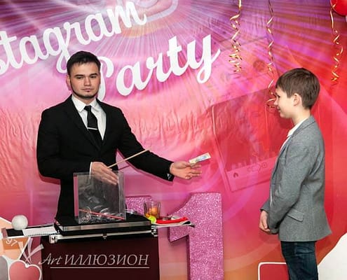 Организация детских праздников в Киеве Instagram Аниматоры Киев на Детский день рождения в стиле YouTube