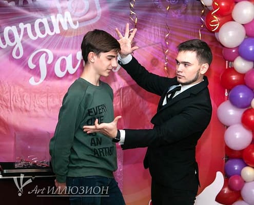 Организация детских праздников в Киеве Instagram Аниматоры Киев на Детский день рождения в стиле YouTube