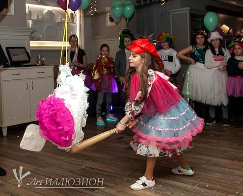 Организация детских праздников в Киеве Instagram Аниматоры Киев на Детский день рождения в стиле YouTube