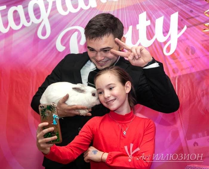 Организация детских праздников в Киеве Instagram Аниматоры Киев на Детский день рождения в стиле YouTube