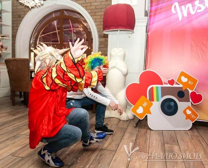Организация детских праздников в Киеве Instagram Аниматоры Киев на Детский день рождения в стиле YouTube