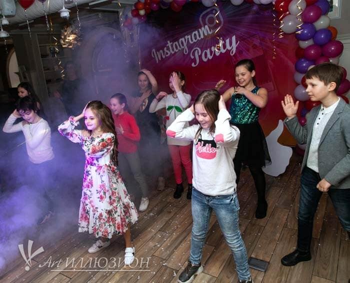 Организация детских праздников в Киеве Instagram Аниматоры Киев на Детский день рождения в стиле YouTube