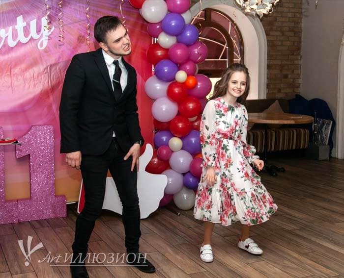 Организация детских праздников в Киеве Instagram Аниматоры Киев на Детский день рождения в стиле YouTube